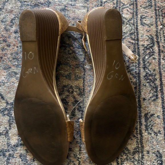 Ann Taylor Factory Sandals - Picture 6 of 6